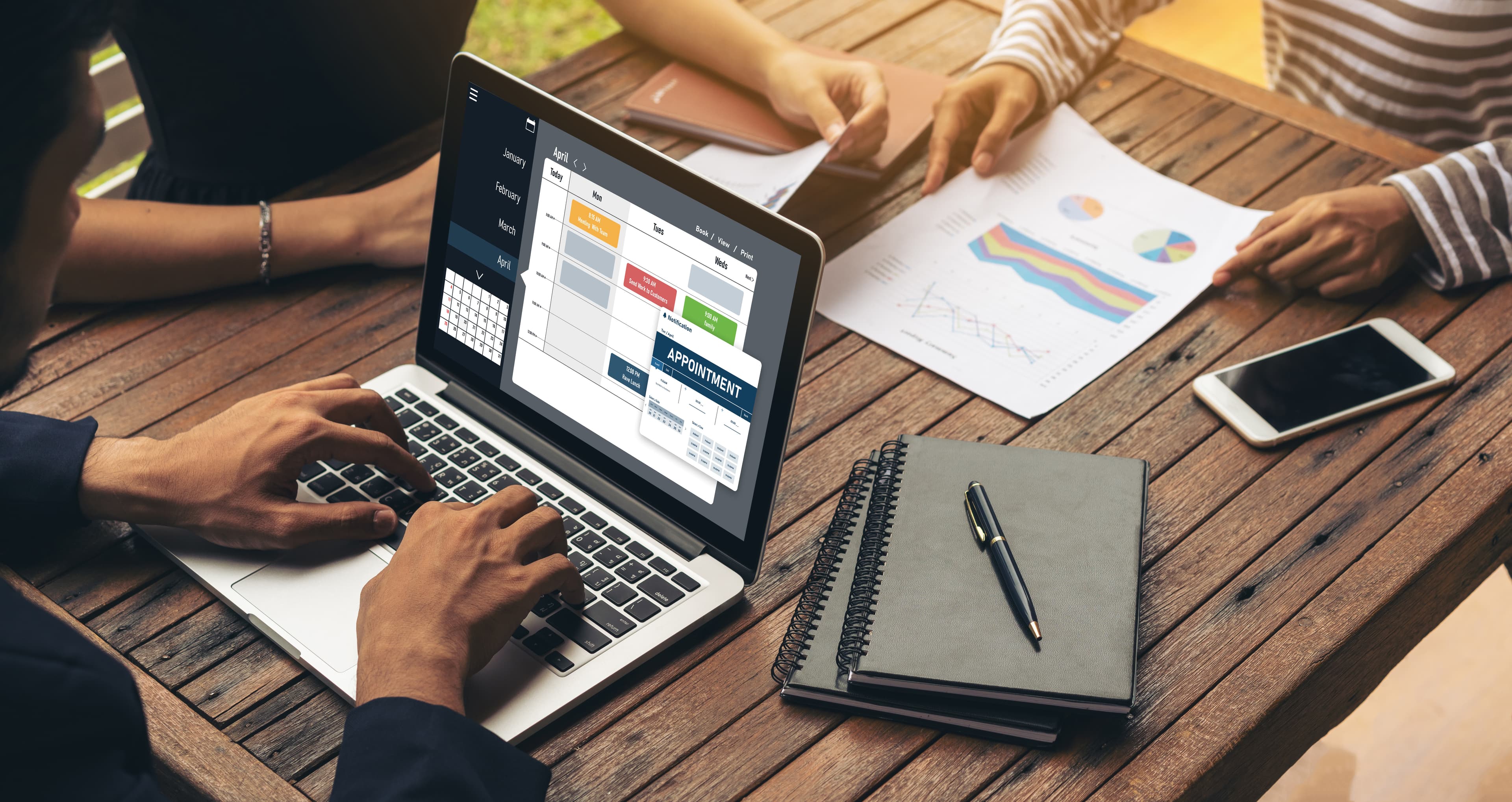 Le travail hybride : un nouvel équilibre entre bureau et flexibilité 